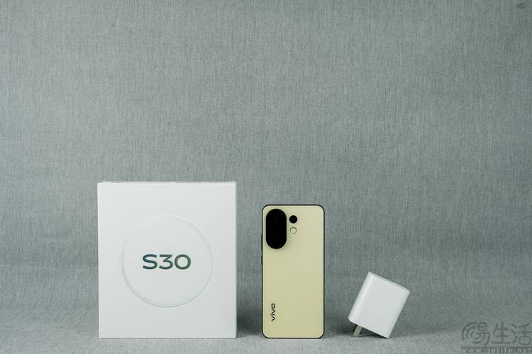 列首发评测：多彩、好玩还特别能打开元棋牌appvivo S30系(图14)