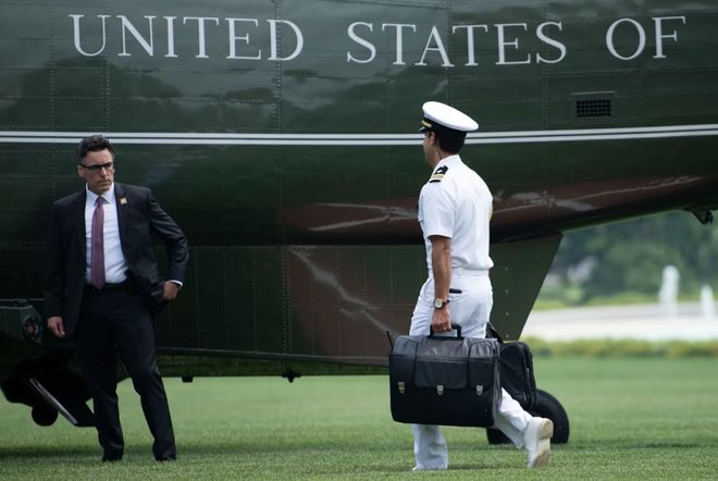 总统「同款」手提箱只需6万8开元棋牌每个CEO都需要一个(图2)